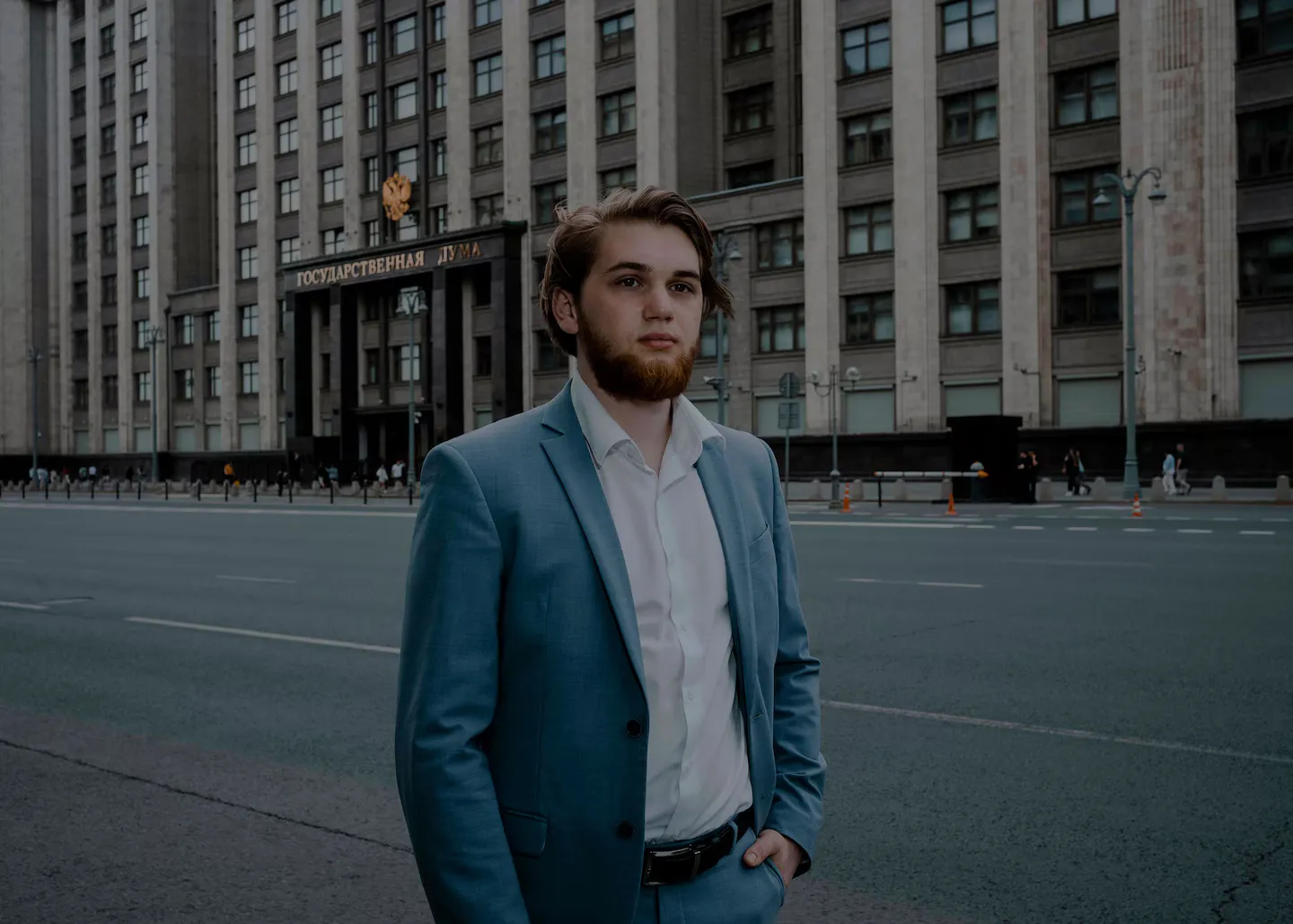 Михайло Дхняков, 21, перед Думою, російський парламент. Він мріє одного разу стати міністром закордонних справ.